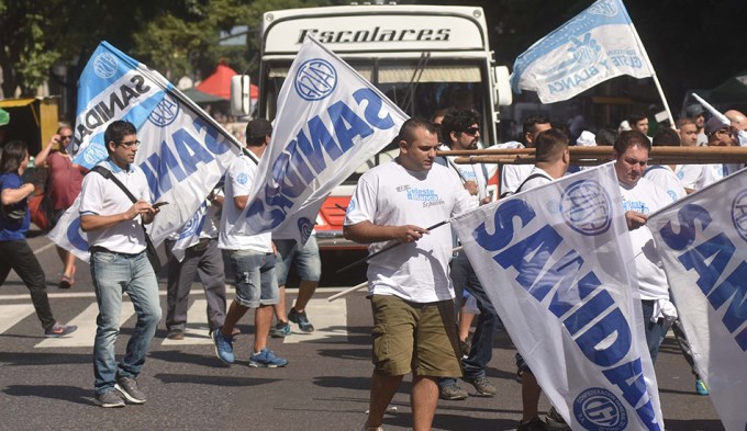Multitudinario reclamo de la CGT al Gobierno