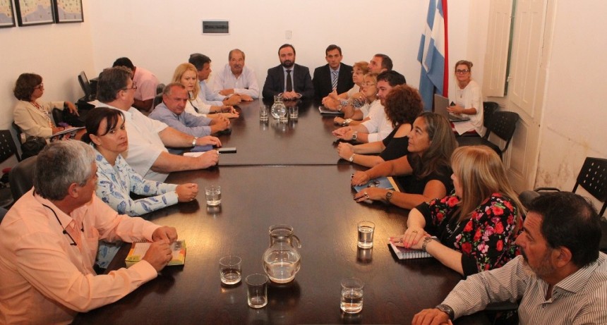 La provincia aumentó la oferta a los docentes y pasaron a un cuarto intermedio