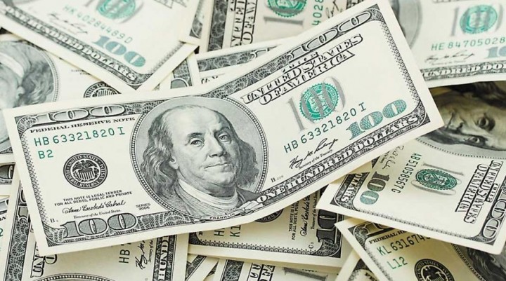 El dólar registró la mayor suba desde la salida del cepo: se disparó un 7% al récord $ 23