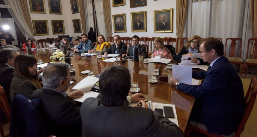 El límite del acuerdo con FMI: no recortar salarios ni jubilaciones