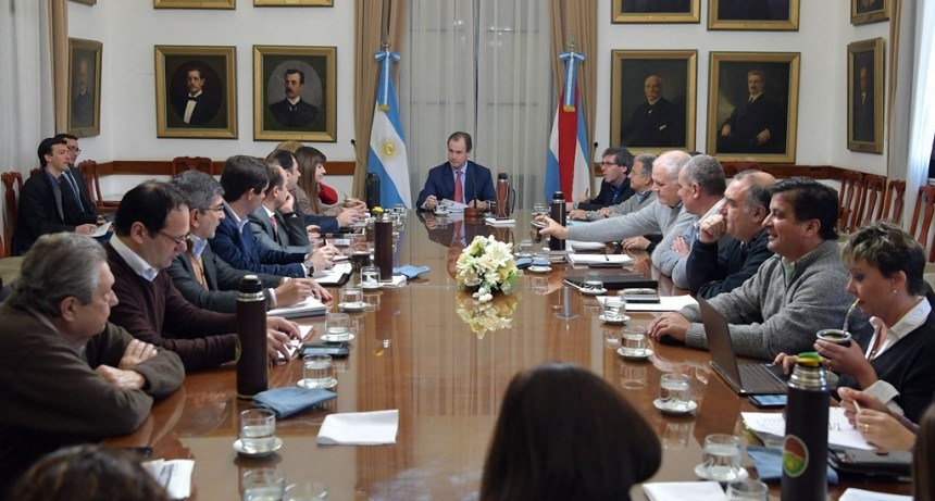 Bordet instruyó un redireccionamiento de partidas para salud y desarrollo social
