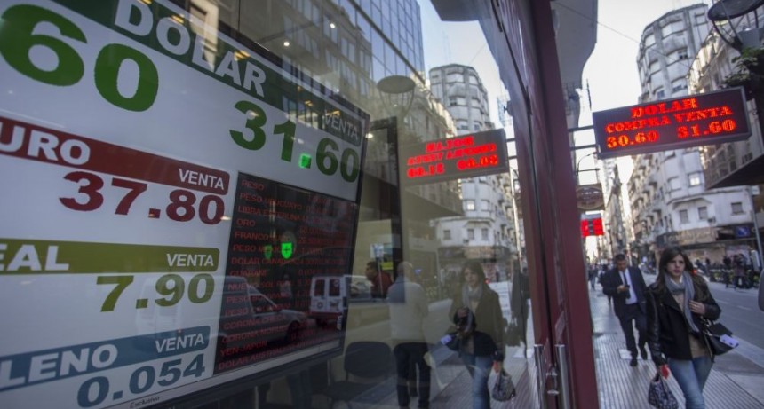 El BCRA vendió u$s 210 millones para contener al dólar, que igual marcó nuevo récord de $ 31,57