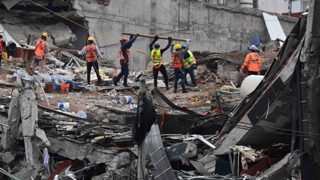 Ya son 324 los muertos por el terremoto en México