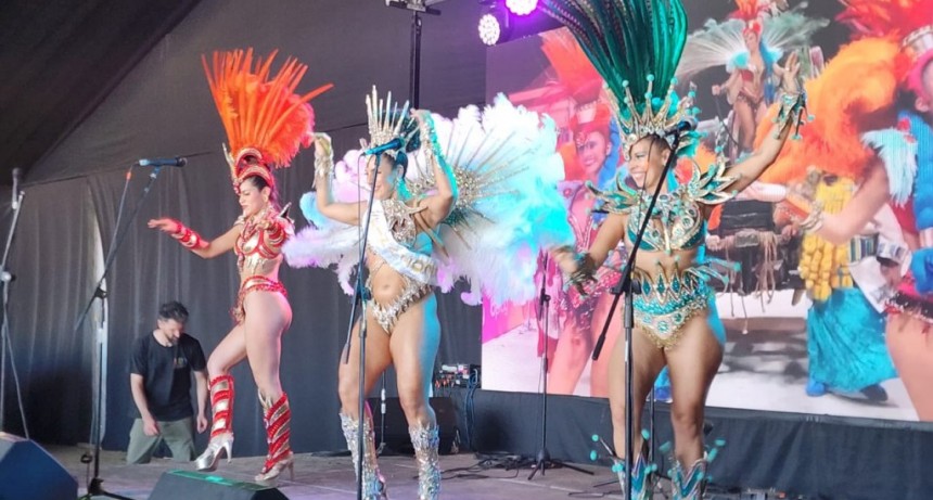 El Carnaval del País llenó de ritmo la Feria Internacional de Turismo