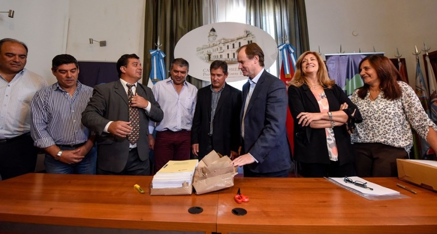 La provincia licitó nuevas viviendas con recursos propios para más localidades entrerrianas   