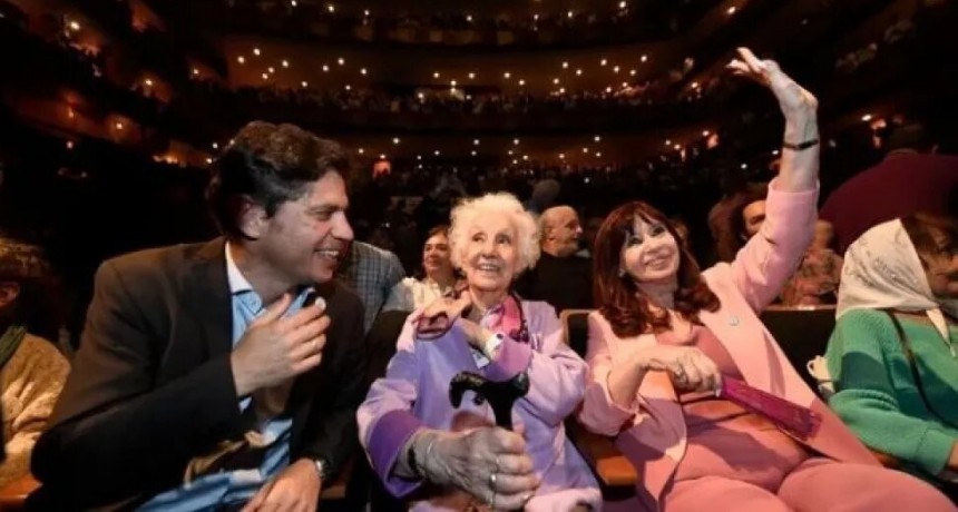 Cristina Kirchner y Axel Kicillof, juntos en un homenaje a Abuelas de Plaza de Mayo