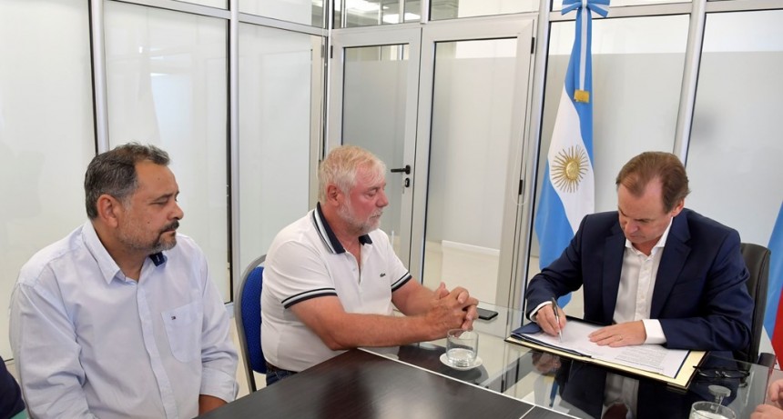 Bordet formalizó con los gremios estatales la recategorización para 10.000 trabajadores públicos